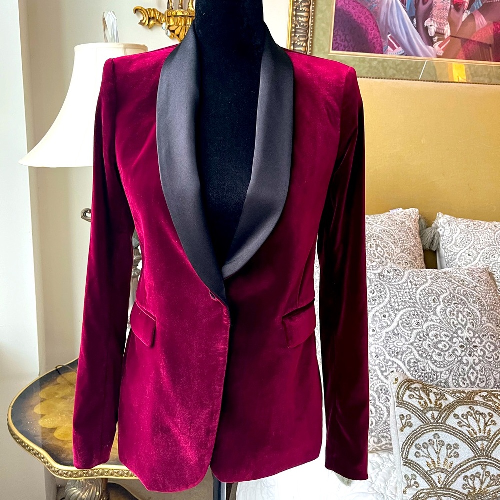 Alice+Olivia Velvet single breasted burgundy/ maroon w/black-satin shawl collar